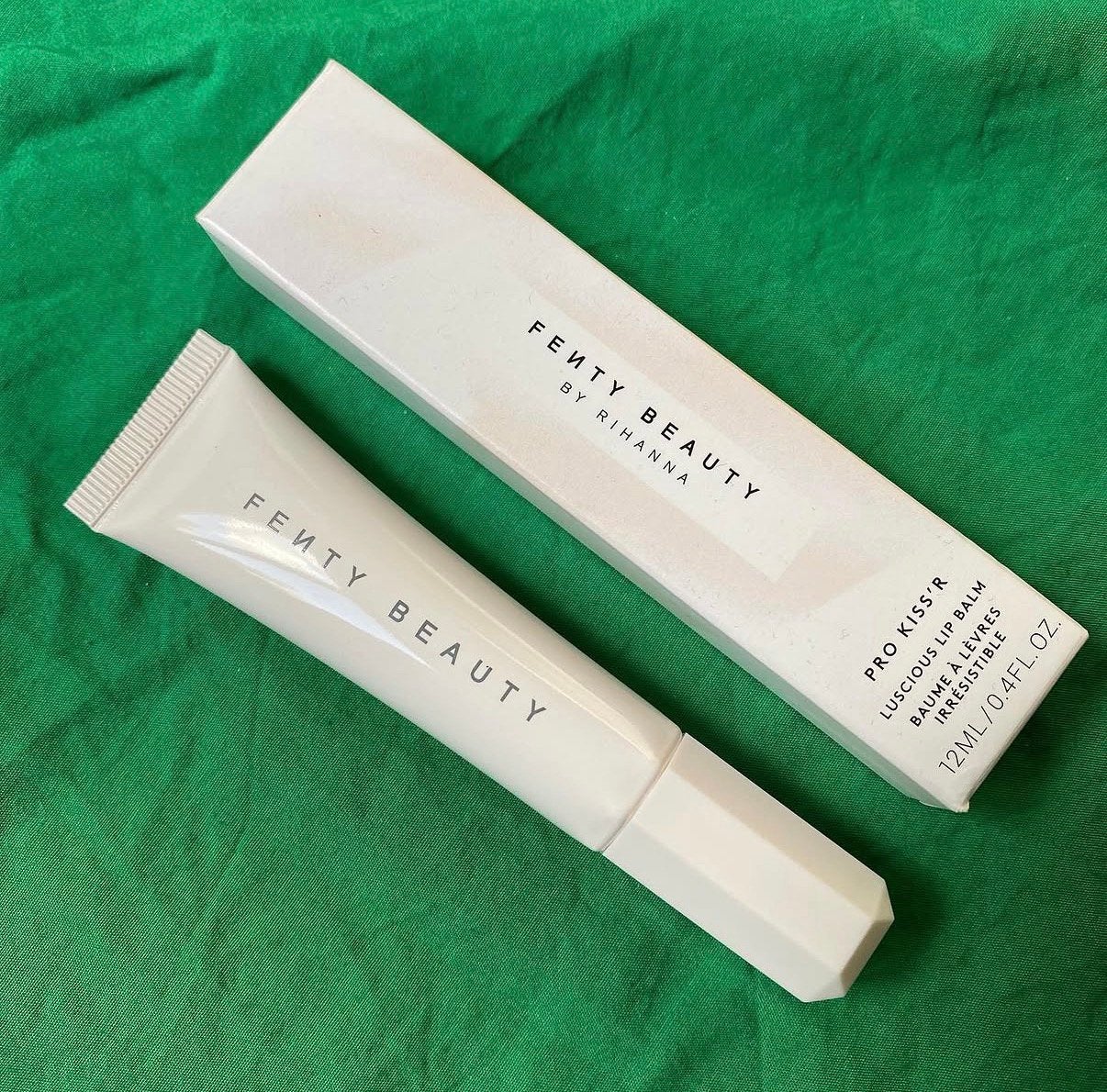 Fenty beauty pro kiss’r lipbalm hint hint, Lippen, Wit, Nieuw, Ophalen of Verzenden