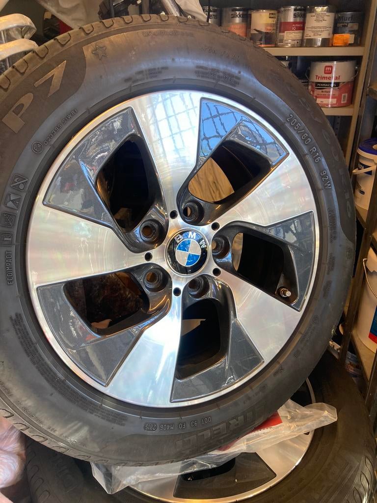 Bmw Velgen met pirelli banden, Ophalen, Zo goed als nieuw