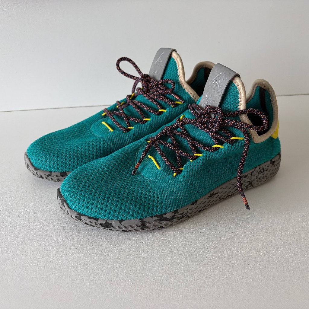 adidas x Pharrell Williams Tennis HU Teal CQ1872 EU40 – 2017, Blauw, Sportschoenen, Ophalen of Verzenden, Zo goed als nieuw