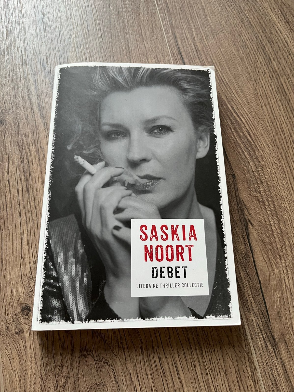 Saskia Noort - Debet (Literaire thriller collectie), Ophalen of Verzenden, Zo goed als nieuw, Nederland