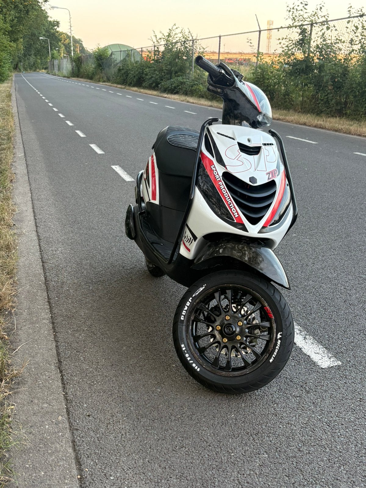 Piaggio zip 2000 2 takt, Fietsen en Brommers, Scooters | Piaggio, Gebruikt, Zip, Maximaal 45 km/u, Benzine, Ophalen