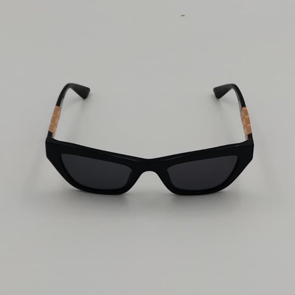 Versace zonnebril VE4419 black & Gold - Zgan, Versace, Zo goed als nieuw, Support@versace.com, Via Gesù 12
20121 Milan
Italy