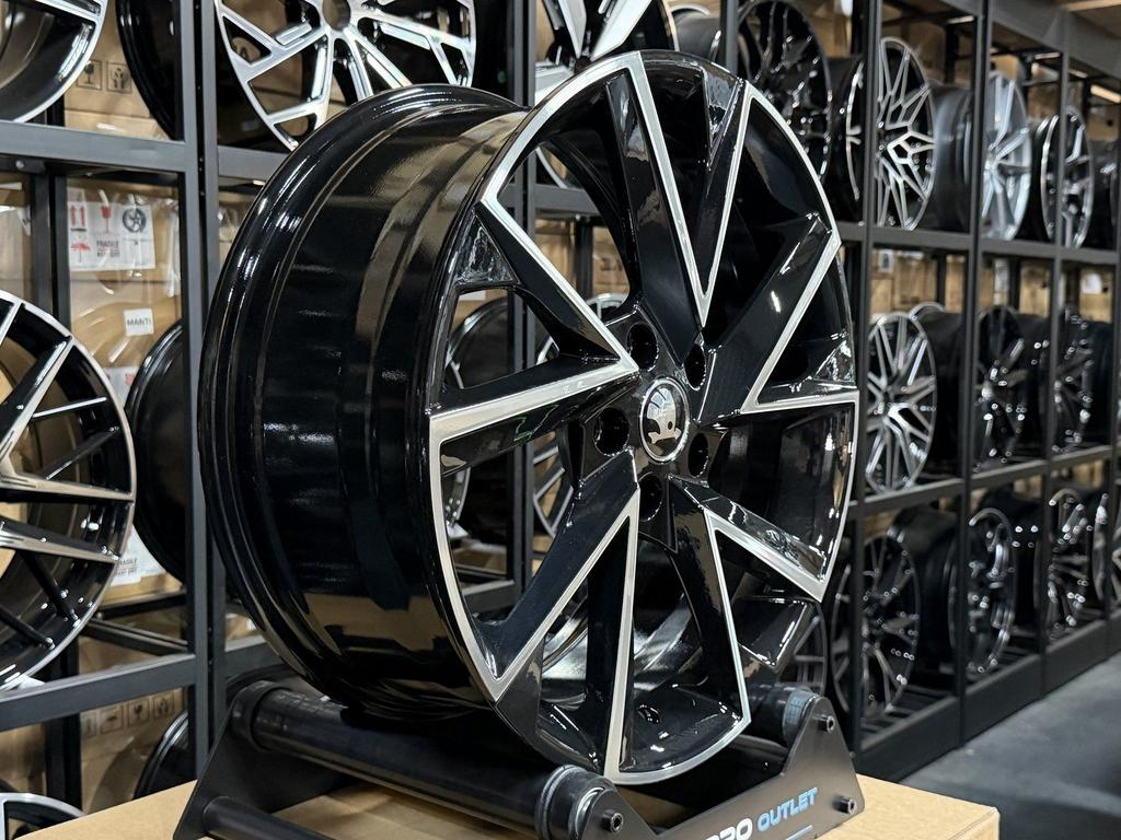 18" SKODA RS Look Sportvelgen SKODA OCTAVIA KODIAQ KAROQ VW, -, -, Nieuw, Ophalen of Verzenden