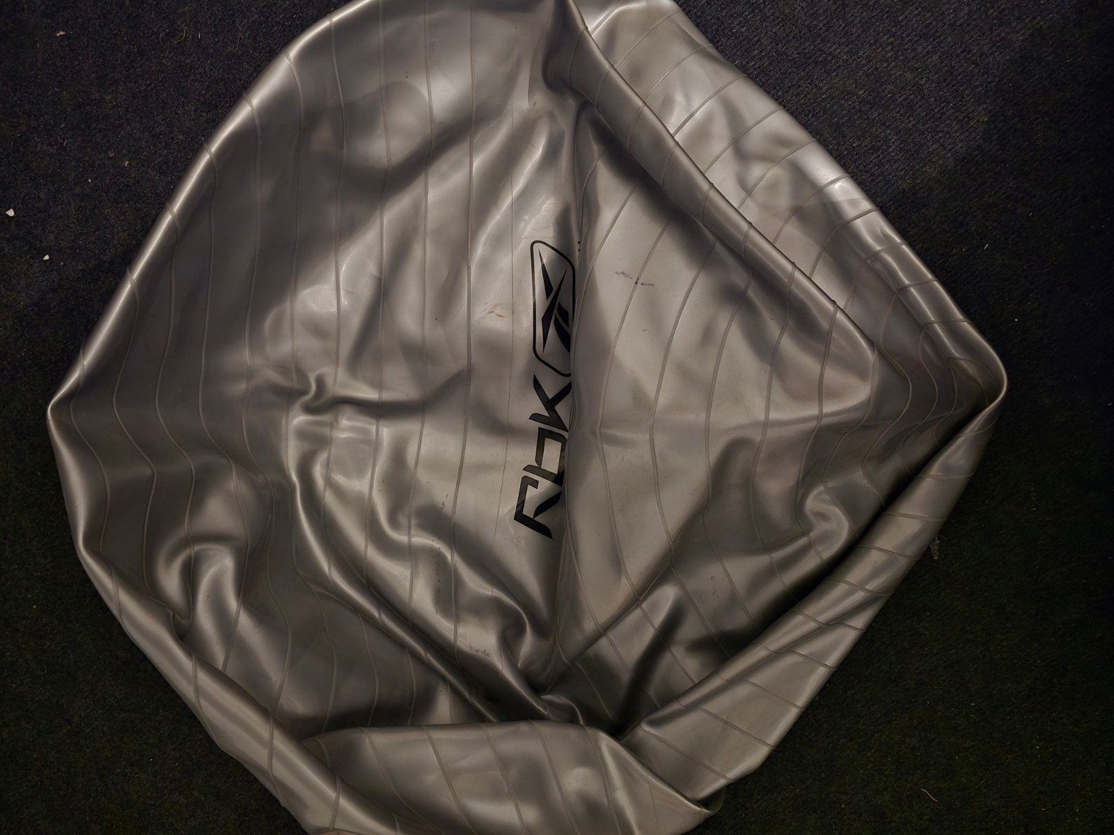 Reebok Fitnessbal - Grijs (leeg), Sport en Fitness, Ophalen of Verzenden, Gebruikt, Benen, Fitnessbal