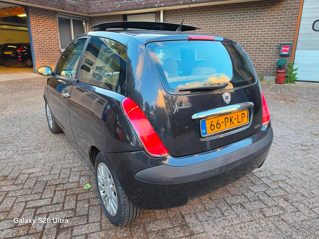 Lancia Ypsilon 1.4-16V Platino AUTOMAAT PANO CLIMA, 970 kg, 400 kg, Zwart, Bedrijf