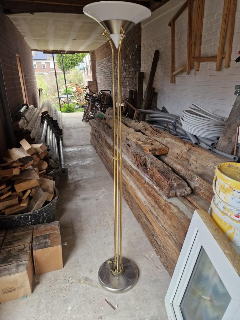 Stijlvolle staande lamp - Goede staat, Huis en Inrichting, Lampen | Vloerlampen, Ophalen of Verzenden, Gebruikt, Metaal, 150 tot 200 cm