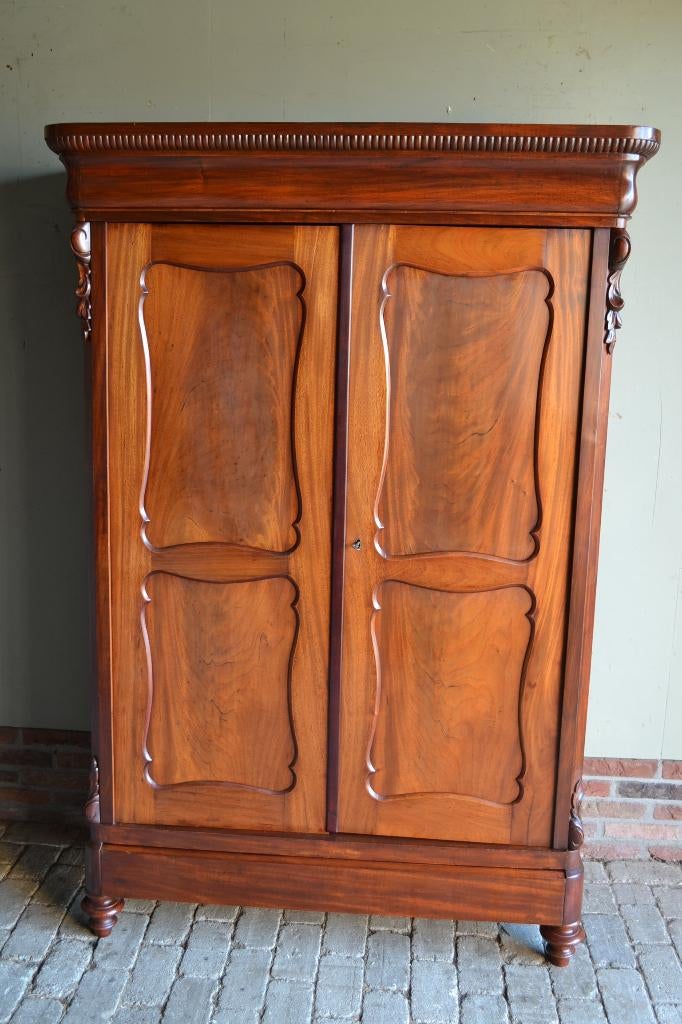 Prachtige antieke mahonie biedermeier meidenkast., Verzenden