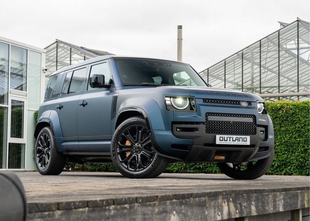 Land Rover Defender 110 P635 Octa | Sargasso Blue Satin | Ca, Auto's, Land Rover, Automaat, Gebruikt, 2585 kg, Defender