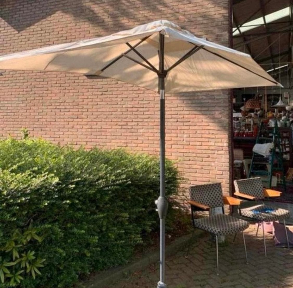 Parasol mooie smalle parasol ideaal voor balkon enz goede, Tuin en Terras, Ophalen of Verzenden