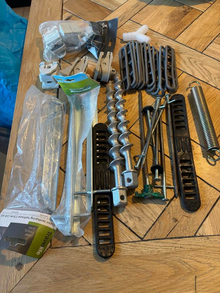 Diverse tent haringen, spanners en accessoires, Ophalen of Verzenden, Gebruikt