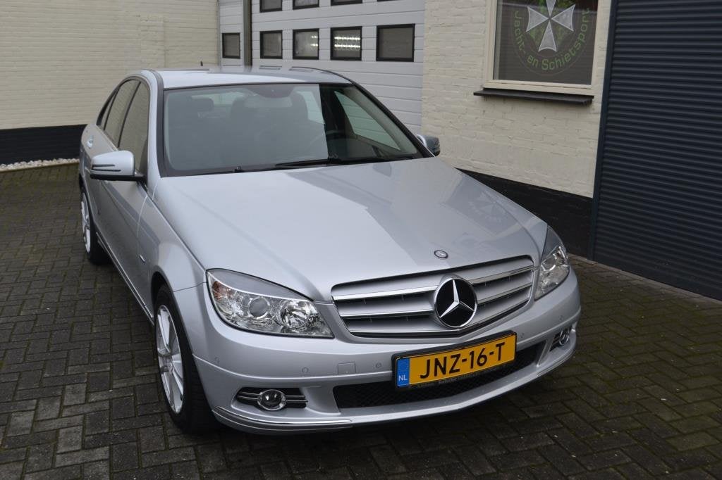 Mercedes-Benz C-klasse 180 CGI BlueEFF/AUTOMATIC/ Avantgarde, Automaat, Achterwielaandrijving, Zwart, 14 km/l