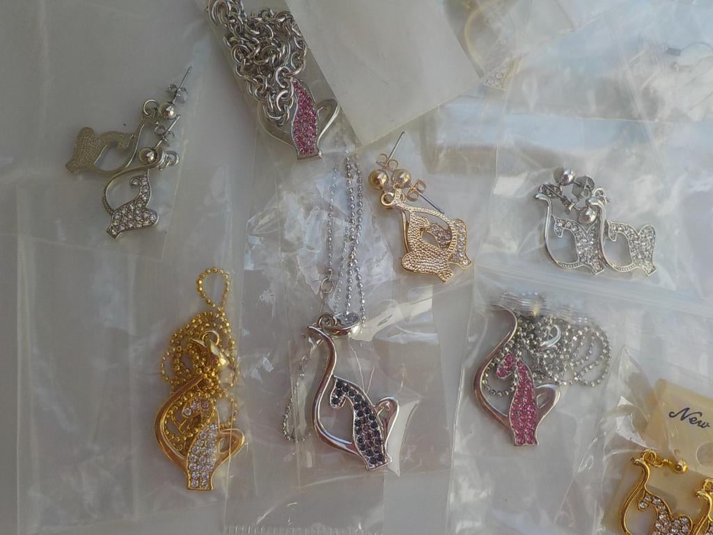 nieuwe vintage Baby Phat sieraden armband ketting oorbellen, Overige materialen, Nieuw, Ophalen of Verzenden, Knopjes of Stekers