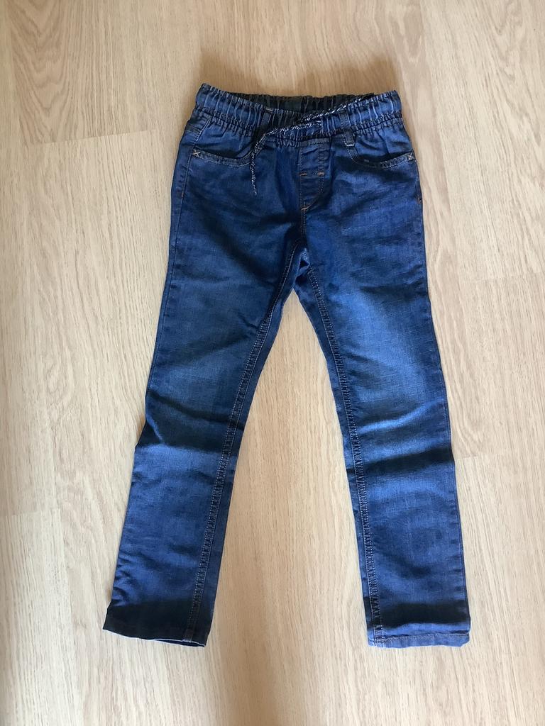 NIEUW leuke dunne blauwe spijkerbroek maat 128, Kinderen en Baby's, Kinderkleding | Maat 128, Ophalen of Verzenden, Nieuw, Jongen