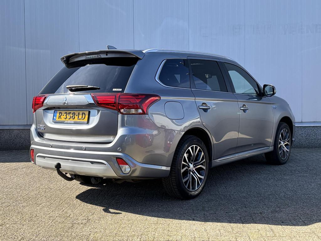 Mitsubishi Outlander 2.4 PHEV Intense+ / Trekhaak / Schuifda, Automaat, Euro 6, 4 cilinders, 1865 kg