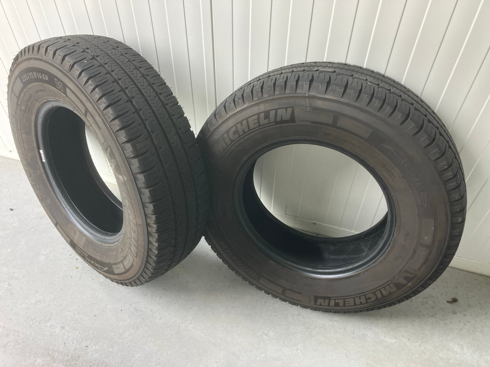 Michelin 225/75R16 CP, Agilis camping, zgan. 5000 km gereden, 16 inch, Ophalen of Verzenden, Band(en), Bestelwagen