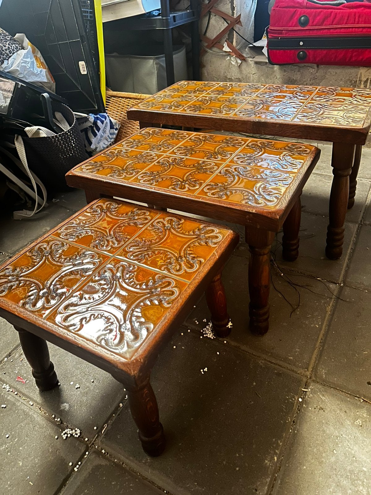 Vintage nesttafeltjes tegel, vintage tafelset van 3, Antiek en Kunst, Ophalen