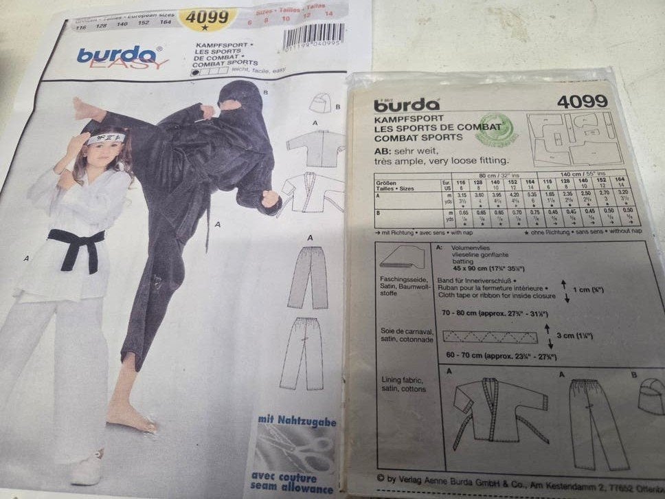 zolderopruiming burda naaipatroon judo/ ninja pak, Ophalen of Verzenden, Zo goed als nieuw, Kind, Burda