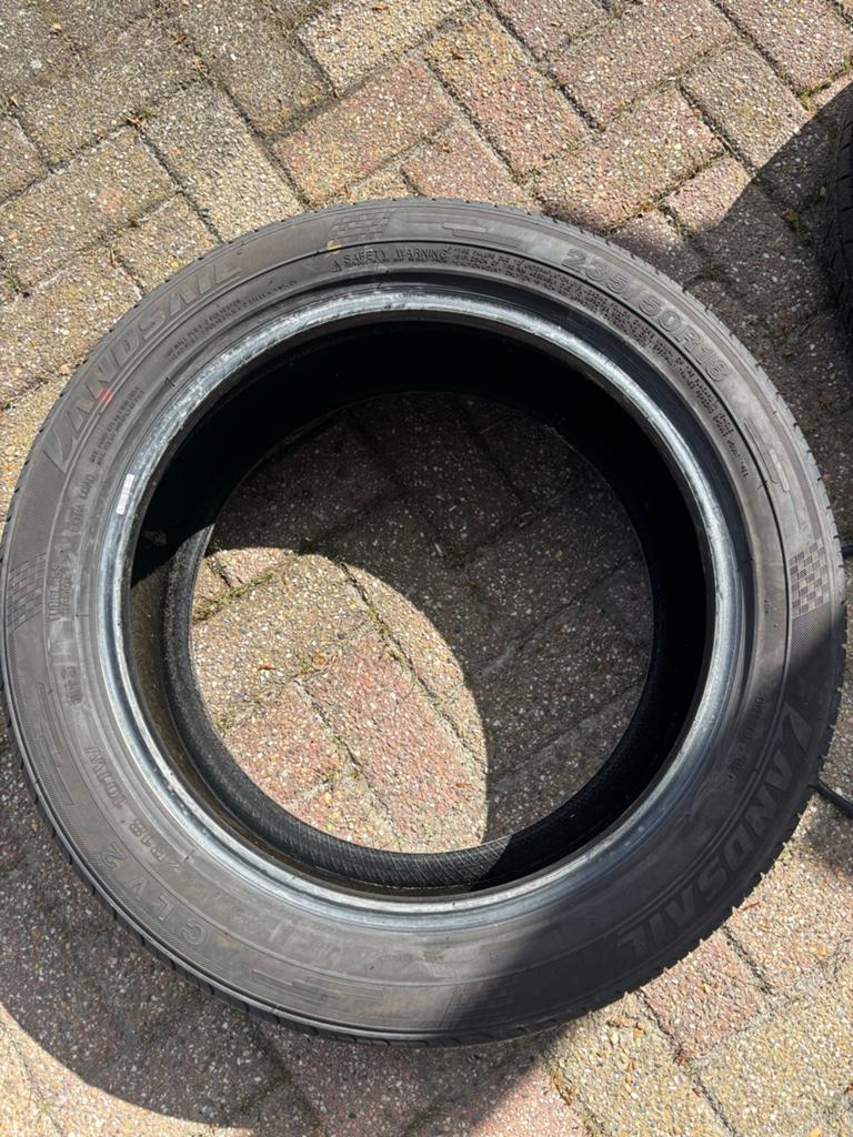 2x Landsail banden 235-50-18 met royaal profiel, Ophalen, 18 inch, Gebruikt, 235 mm