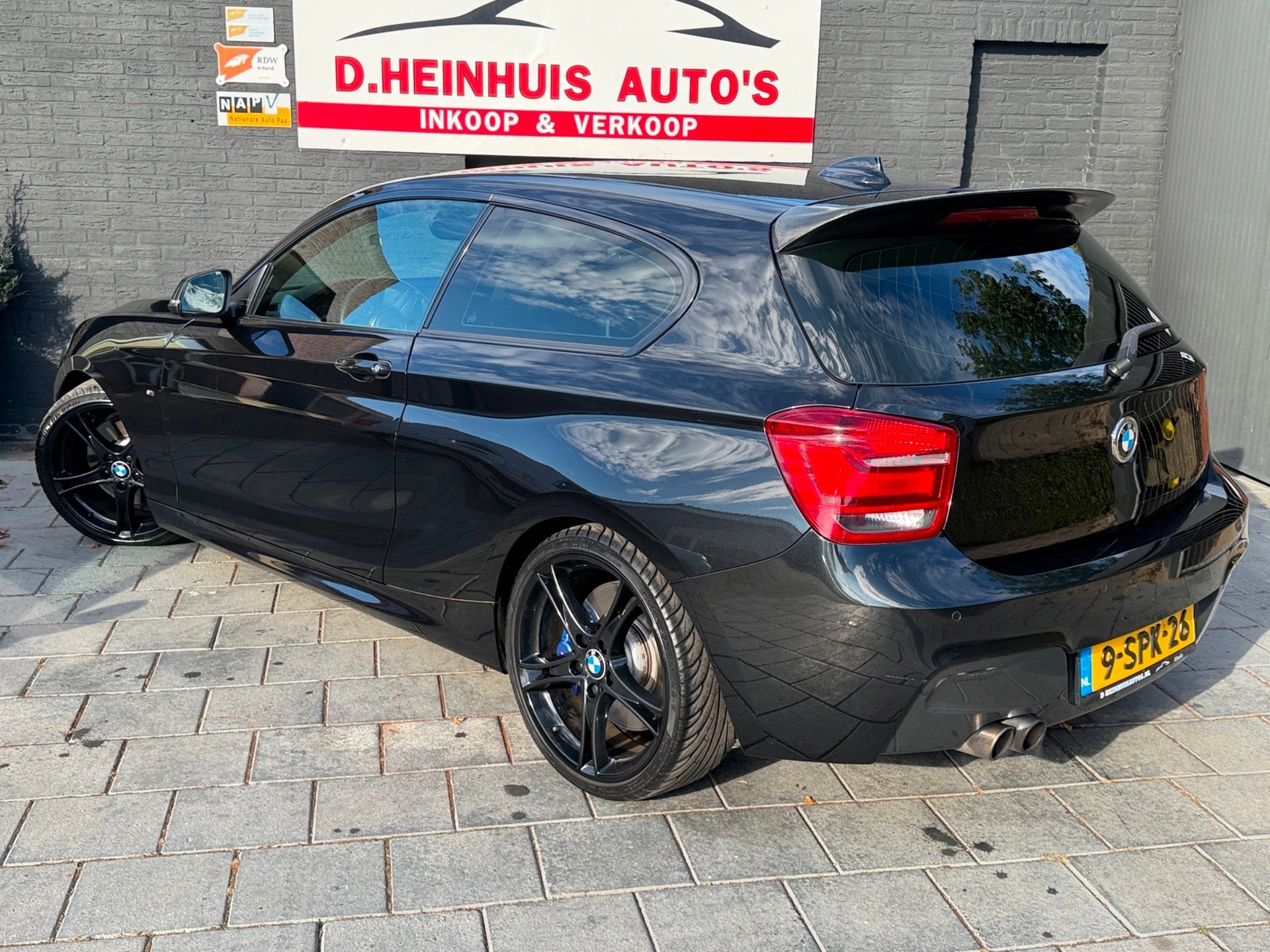 BMW 1-serie M-PAKKET SPORT|DIKKE UITVOERING|19 INCH, Auto's, 1-Serie, Euro 5, Achterwielaandrijving, Gebruikt