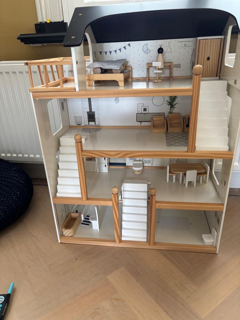 Petit Amelie poppenhuis, Ophalen, Zo goed als nieuw, Poppenhuis