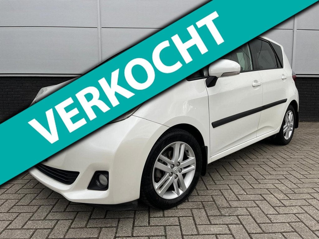 Toyota Verso-S 1.3 VVT-i Dynamic Automaat - clima - panorama, Auto's, Euro 5, Stof, Gebruikt, 4 cilinders