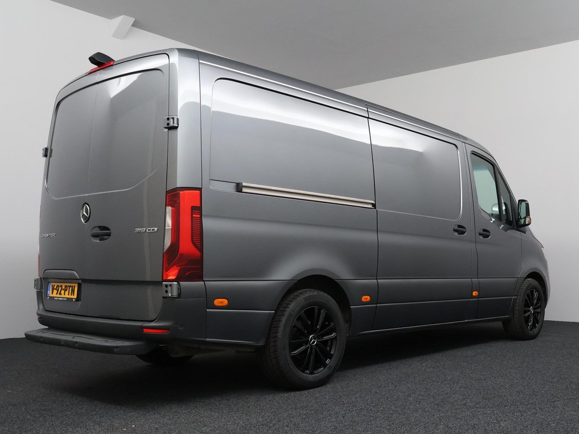 Mercedes-Benz Sprinter 319 1.9 CDI L2H1 RWD | Distronic/ ACC, Automaat, Gebruikt, Euro 6, 2000 kg