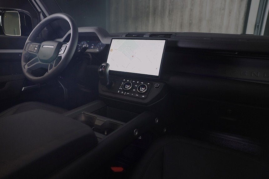 Land Rover Defender 110 2.0 P300e 110 X-Dynamic FACELIFT SE, Auto's, Automaat, Dealer onderhouden, Gebruikt, Zwart