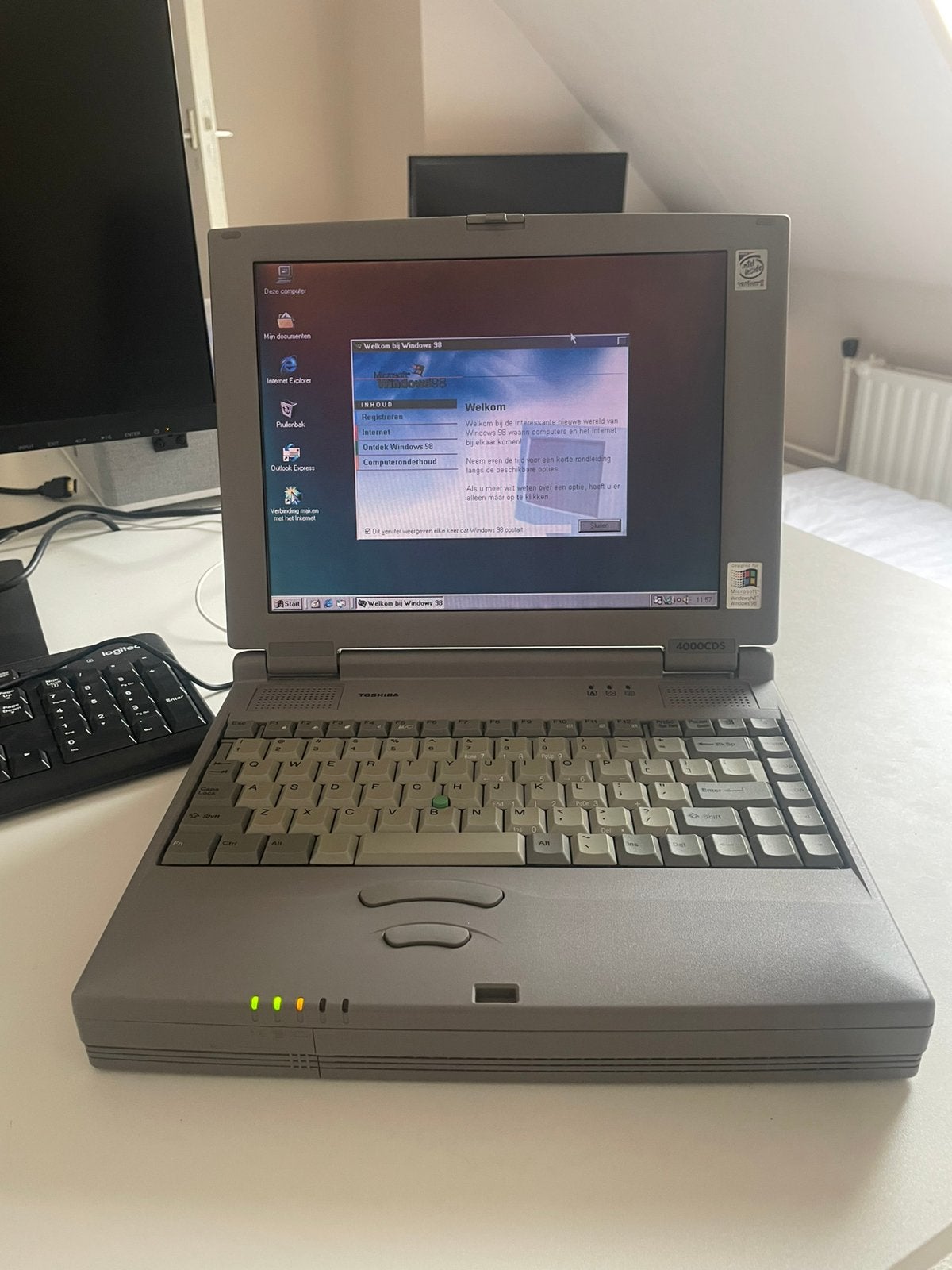Toshiba Satellite 4000CDS met nieuwe Windows 98 installatie, Ophalen of Verzenden, Toshiba