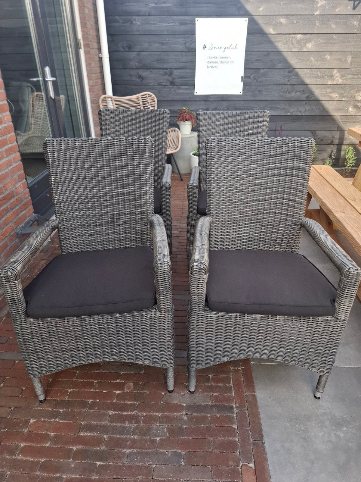 4 tuinstoelen met zitkussentjes, Ophalen, Gebruikt, Wicker