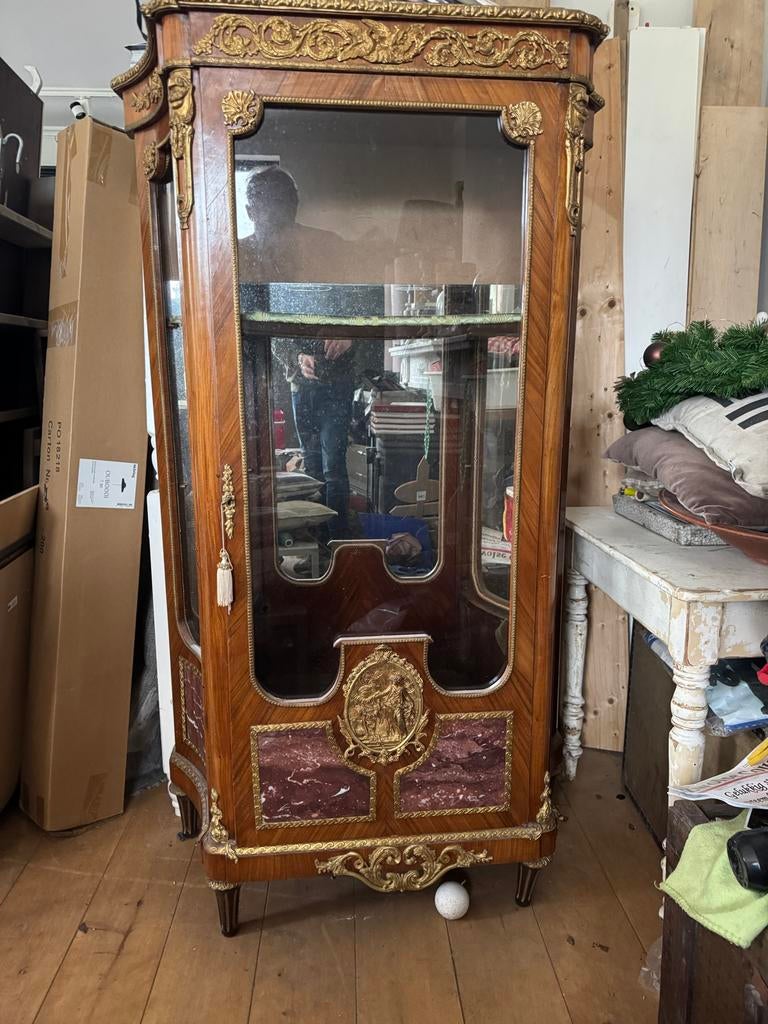 Antieke Lodewijk XVI Vitrinekast met Marmer en Brons, Huis en Inrichting, Ophalen, Gebruikt, 100 tot 150 cm, 150 tot 200 cm