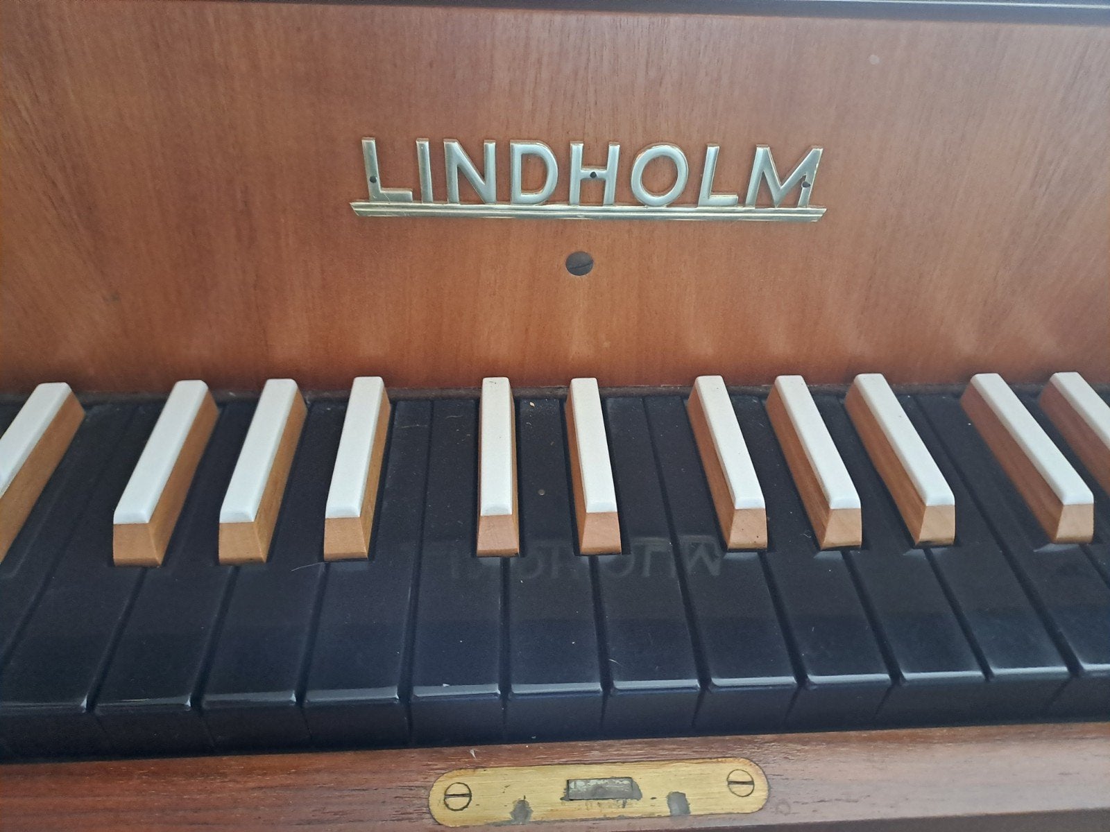 Lindholm Spinet uit 1974 - In zeer goede staat, Ophalen of Verzenden, Zo goed als nieuw, Bruin, Overige typen