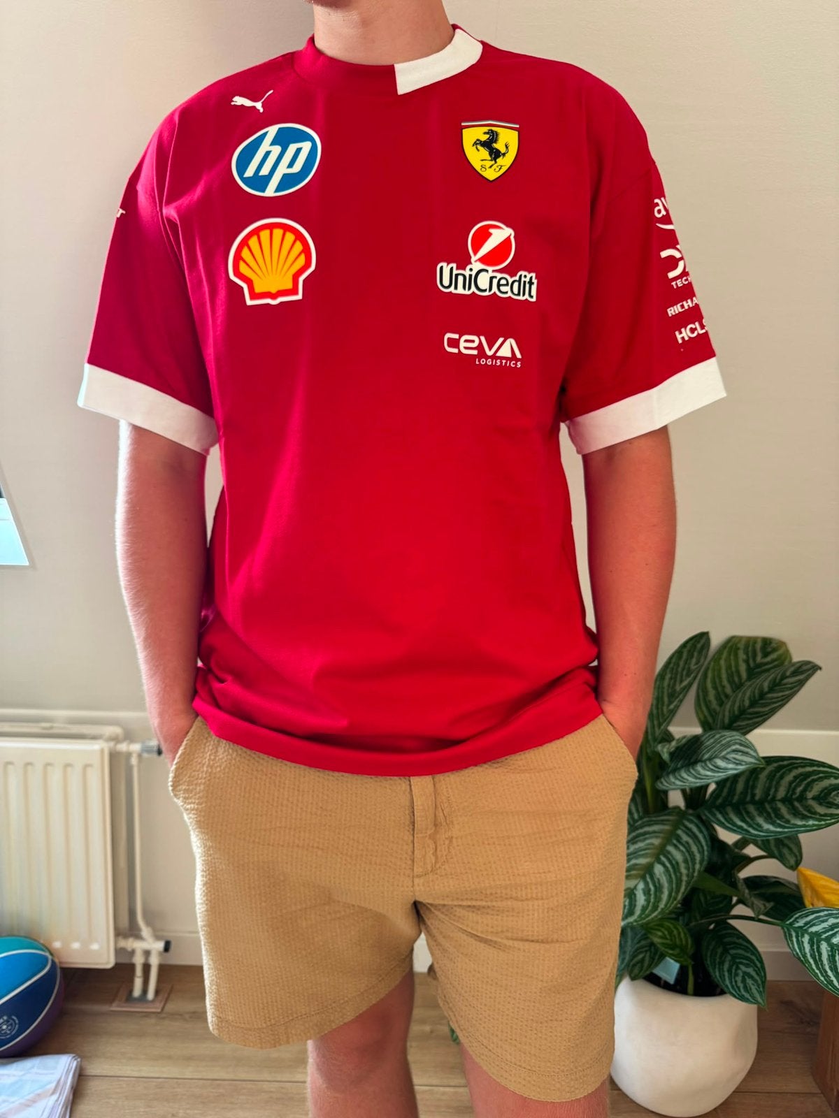 Official NEW F1 Ferrari merch, Ophalen of Verzenden, Nieuw, Overige sporten, Shirt