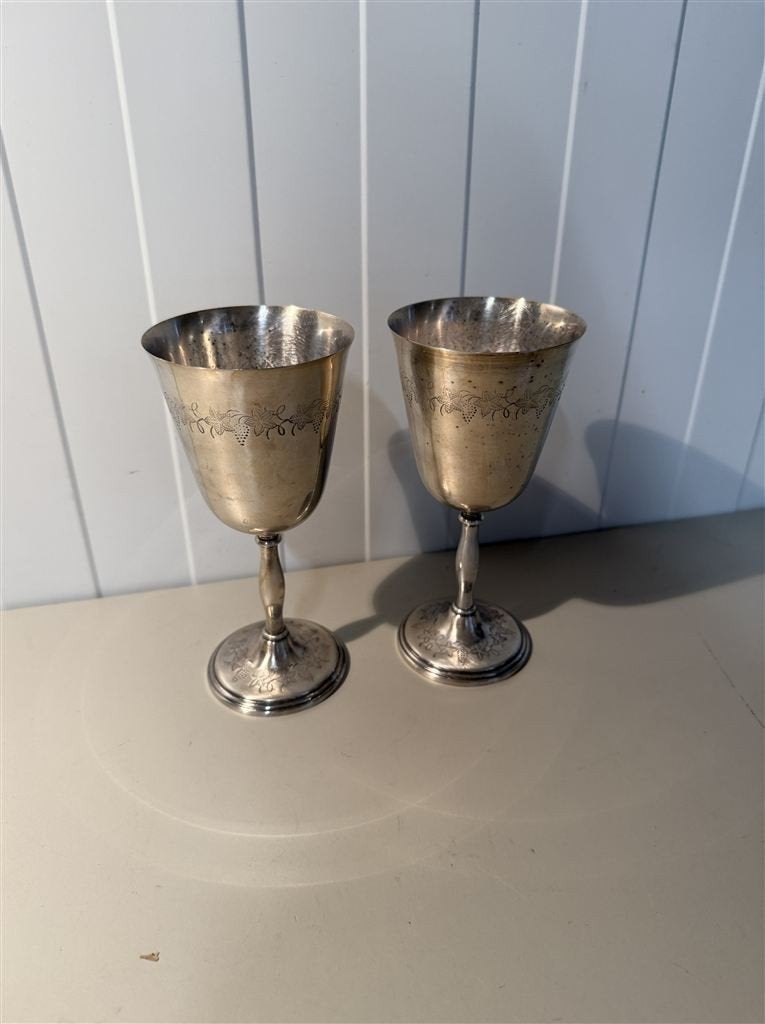 Paar decoratieve bekers van verzilverd messing van Cavalier, Verzamelen, Ophalen of Verzenden, Gebruikt, Bierglas
