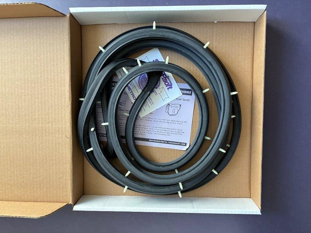 Nieuwe complete rubberset en raamgeleiders Dodge B-Van 71-77, Ophalen, Nieuw