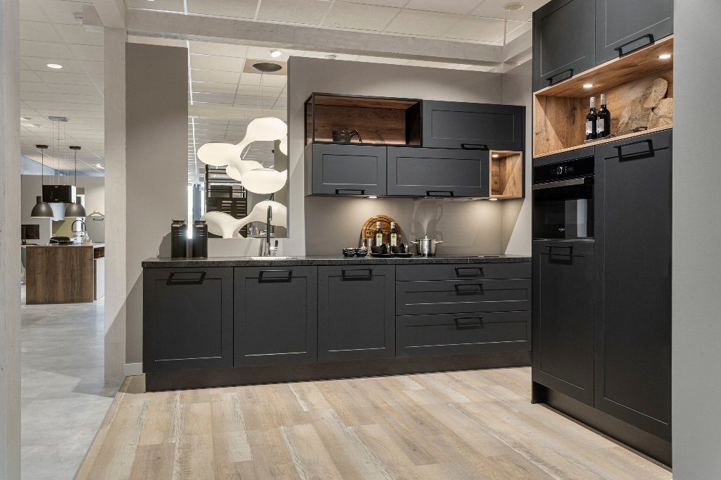 showroom keuken, Ophalen, Zwart, Hoekkeuken, Graniet of Steen