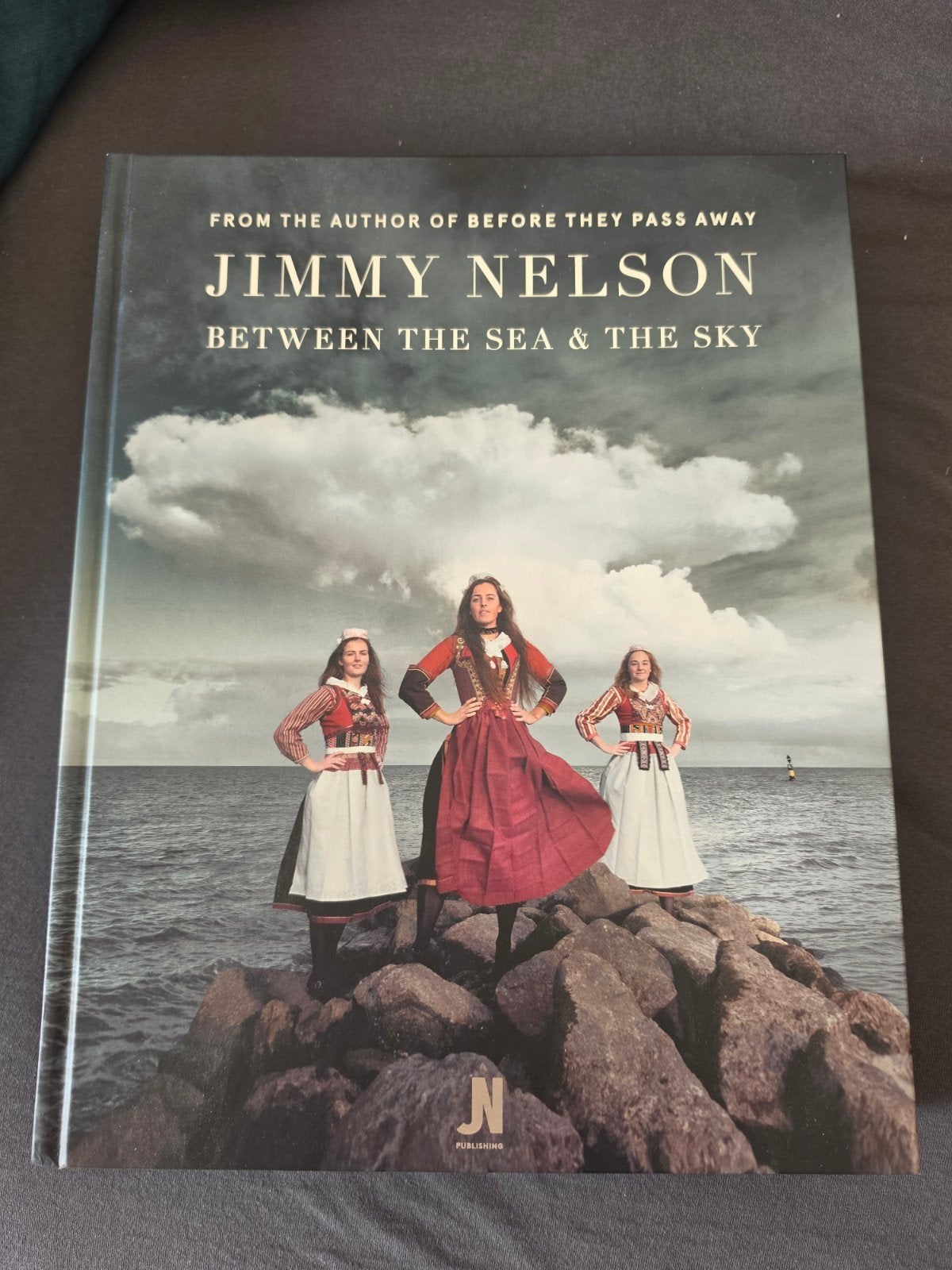Jimmy Nelson - Between the Sea and the Sky, Ophalen, Zo goed als nieuw, Overige onderwerpen, Jimmy Nelson