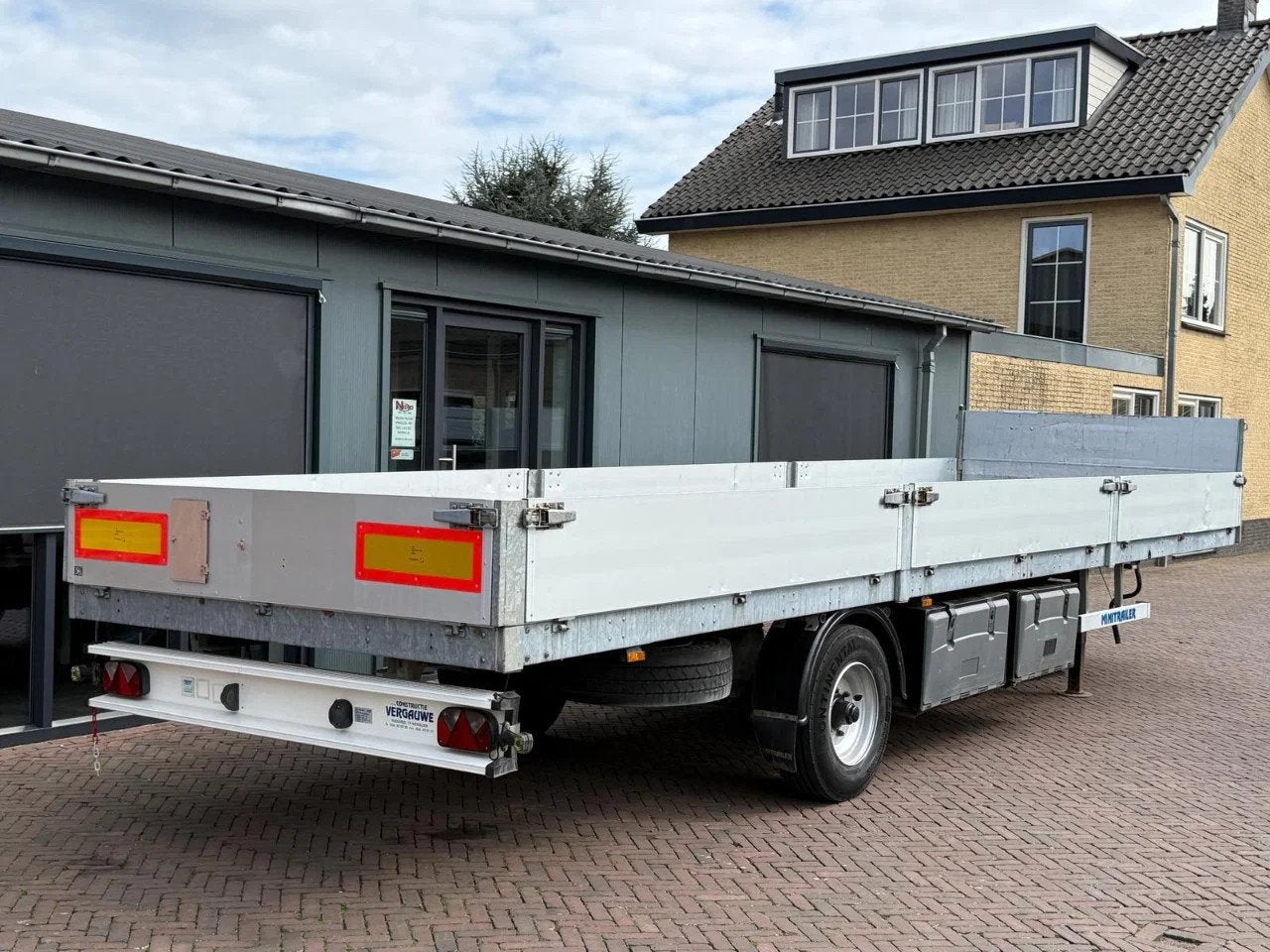 VERGAUWE BE Oplegger Trailer 6600 KG 850cm x 220cm Openlaadb, Gebruikt