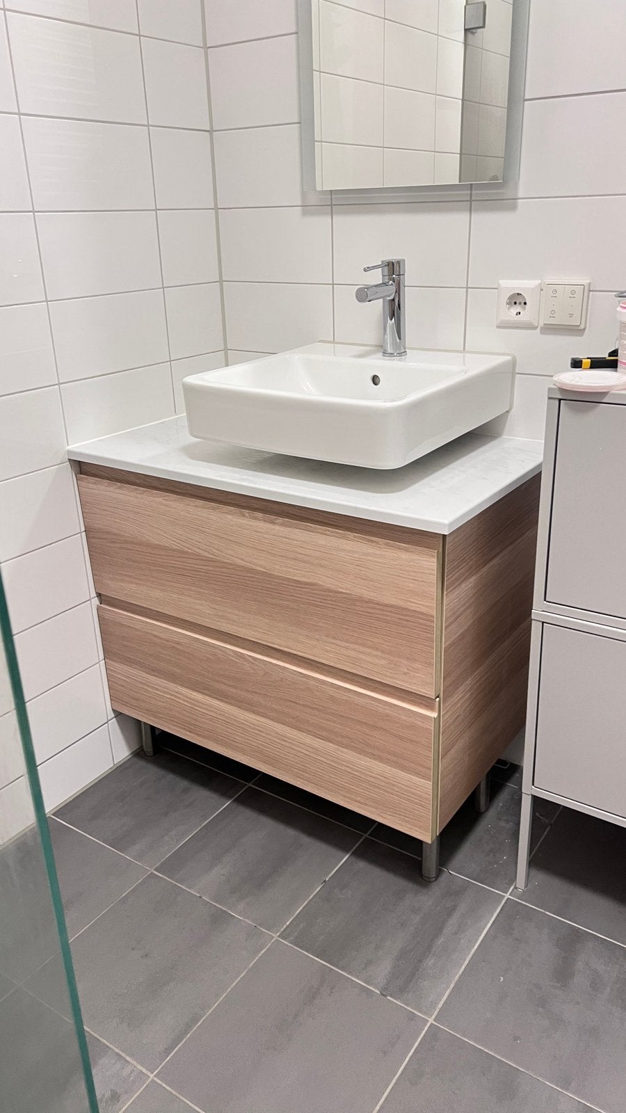 IKEA ÄNGSJÖN/Wastafelkast/eiken/wit marmerpatroon blad, Huis en Inrichting, Ophalen, 50 tot 100 cm, Zo goed als nieuw, Minder dan 100 cm
