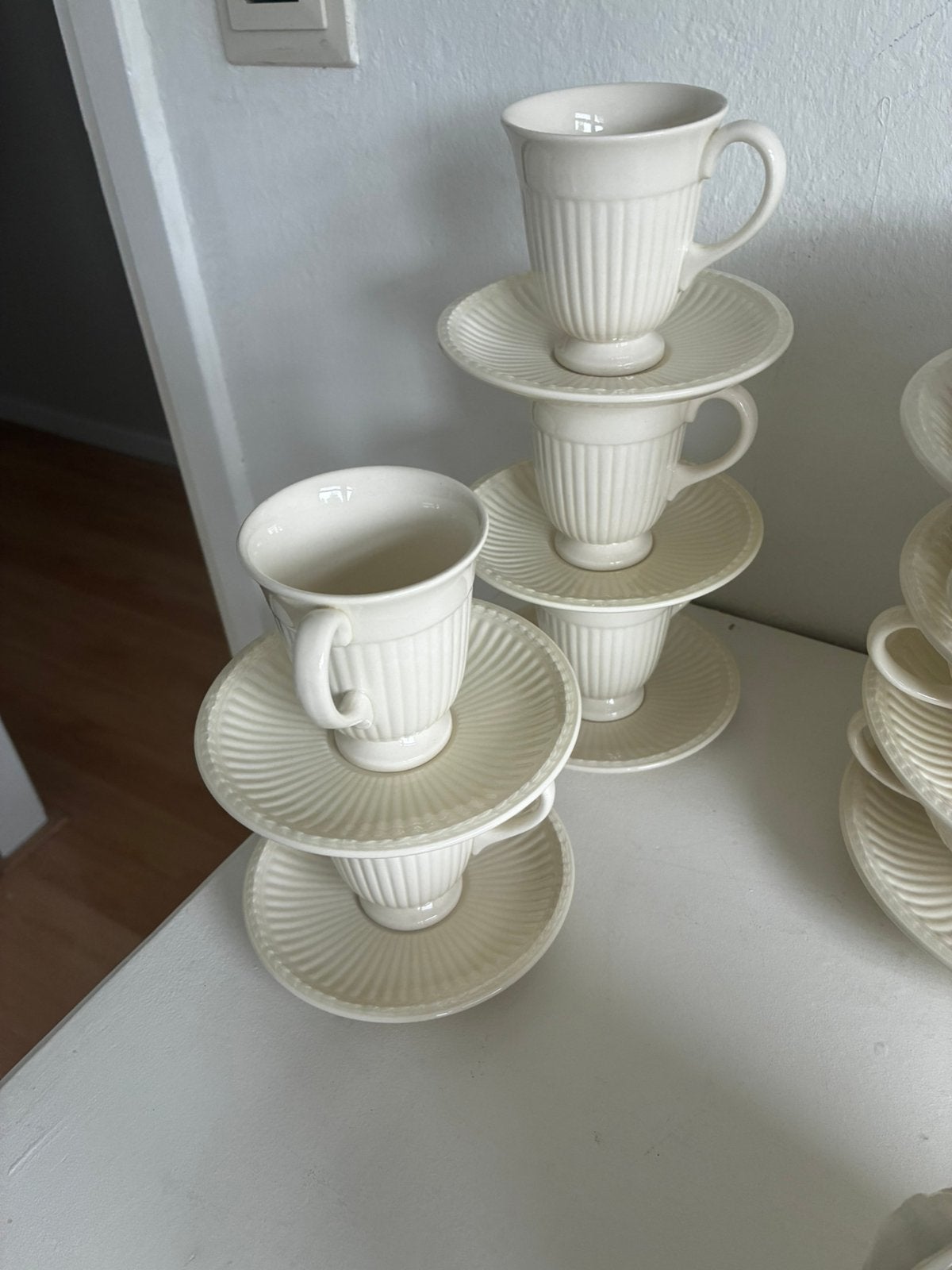 Wedgwood Edme 5 hoge koffie kopjes, Ophalen, Zo goed als nieuw, Aardewerk, Kop(pen) en/of Schotel(s)