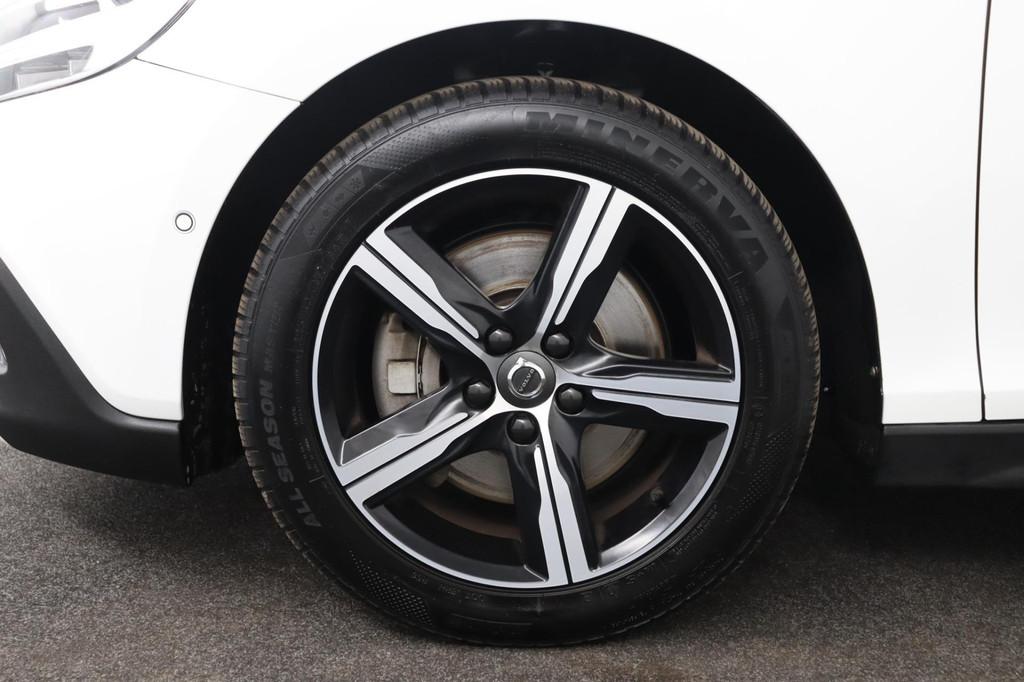 Volvo V40 Cross Country T3 Polar+ Luxury | NAP | Automaat |, Auto's, Euro 6, 4 cilinders, 700 kg, Wit