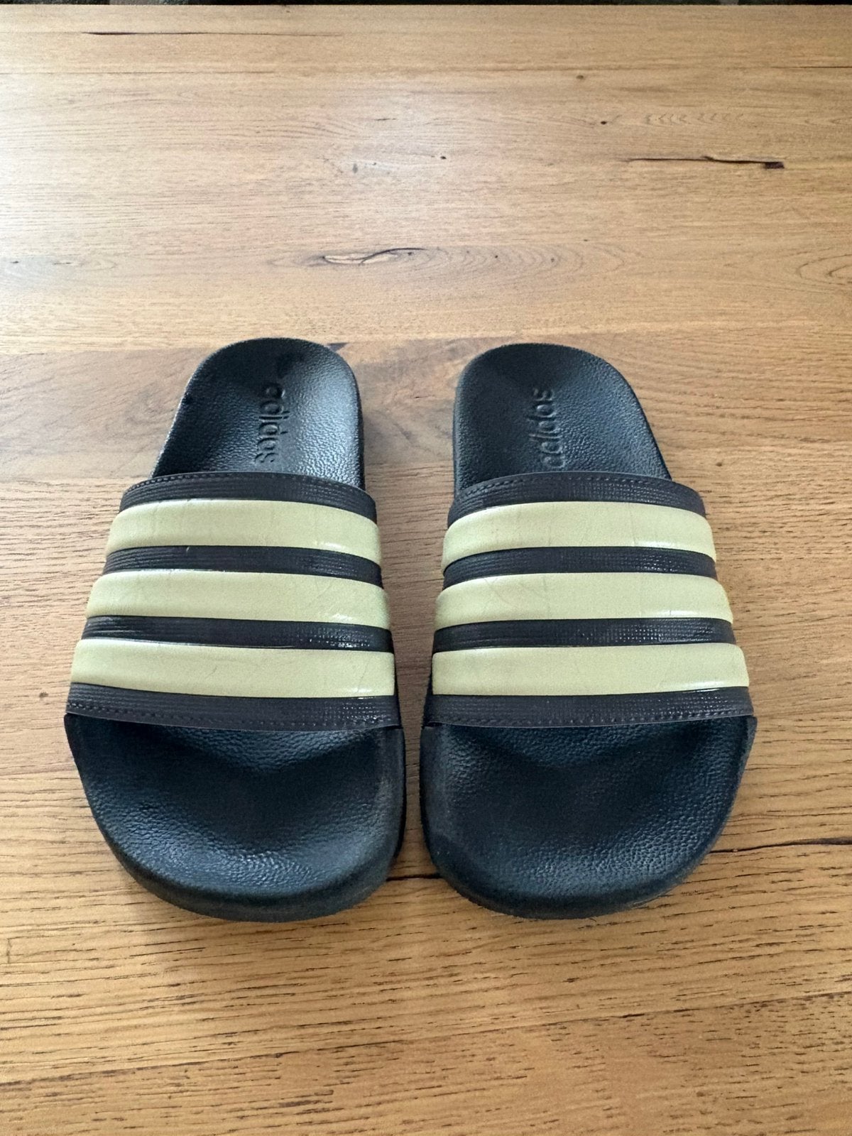 Adidas jongens badslippers maat 38, Kinderen en Baby's, Kinderkleding | Schoenen en Sokken, Overige typen, Ophalen of Verzenden