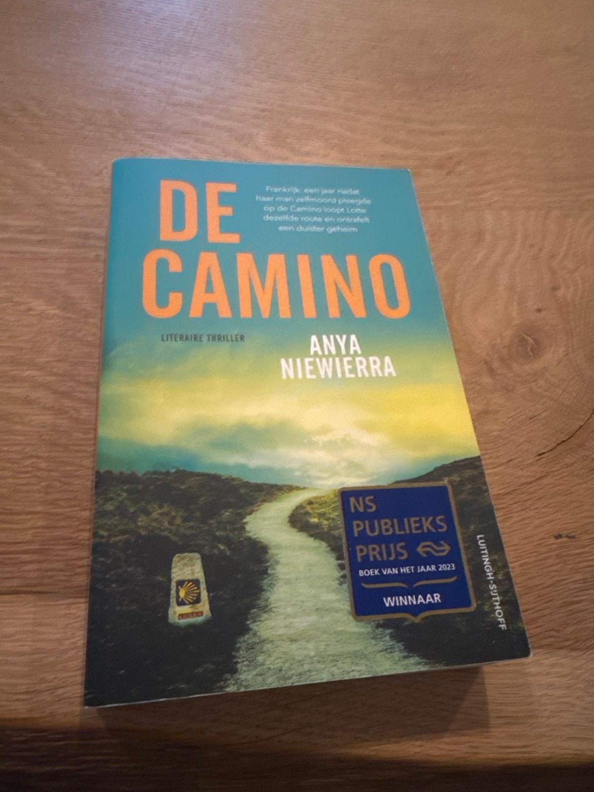 De Camino - Anya Niewierra (NS Publieksprijs winnaar), Ophalen, Zo goed als nieuw, Nederland