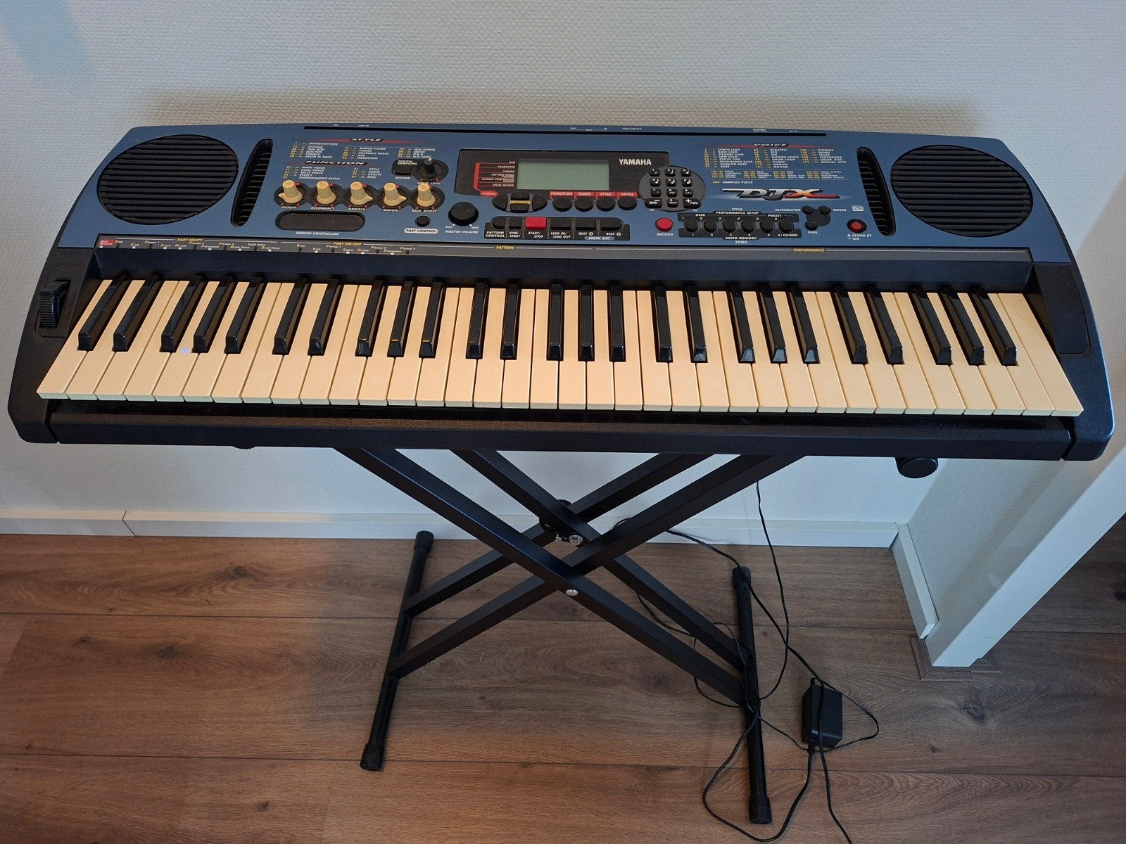 Yamaha DTX Elektronisch Keyboard met Standaard, Muziek en Instrumenten, Ophalen, 61 toetsen, Yamaha, Zo goed als nieuw
