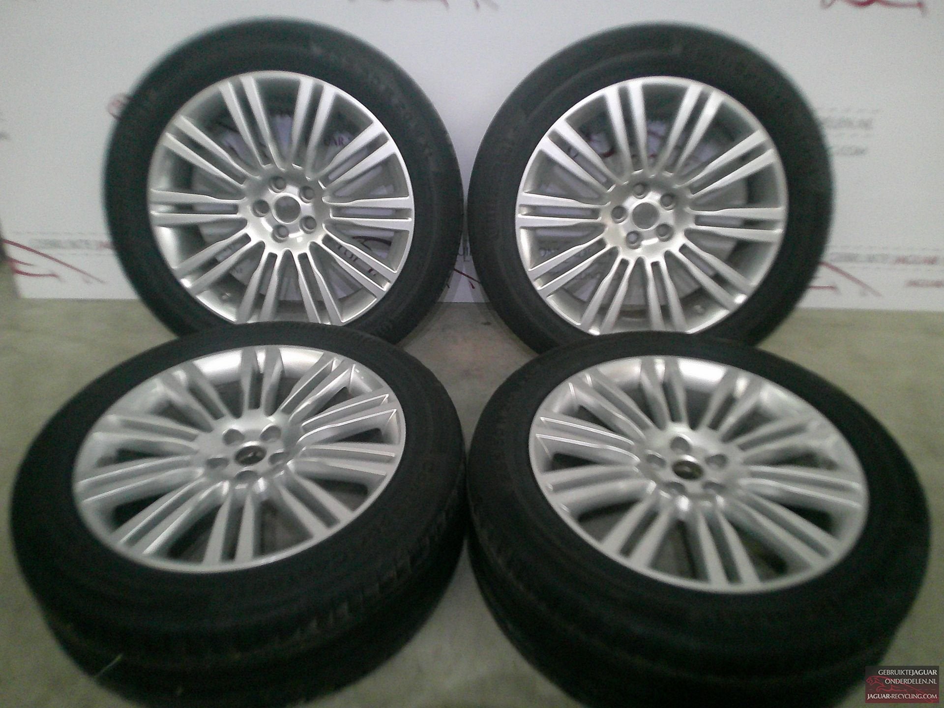 20″ Matrix twin 10 spoke Velgen set F-Pace / I-Pace / Range, Auto-onderdelen, Banden en Velgen, Gebruikt, 255 mm, -, -
