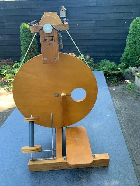 LOUET S 10 SPINNEWIEL, Ophalen of Verzenden, Zo goed als nieuw, Spinnewiel