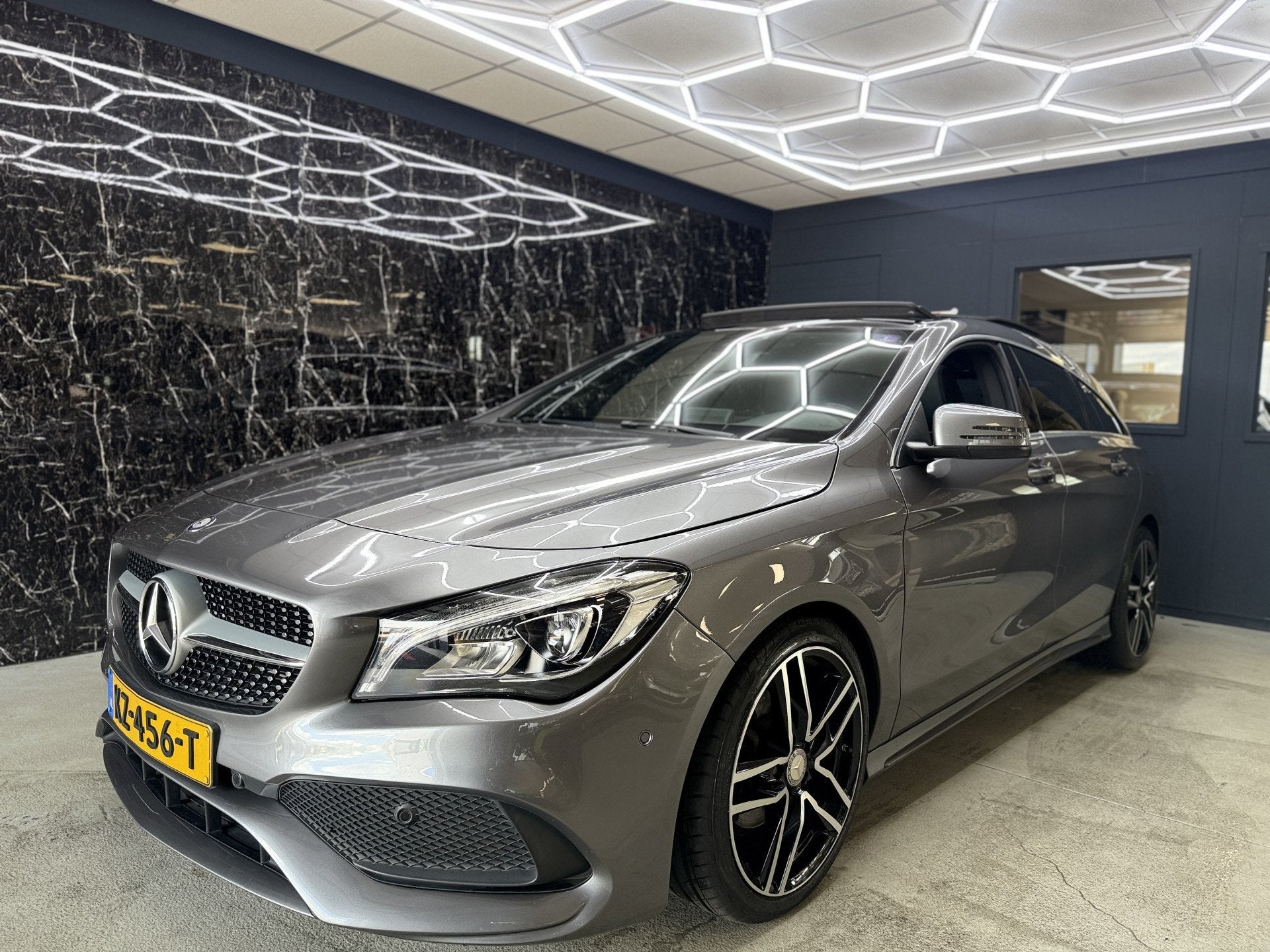 Mercedes-Benz CLA-Klasse Shooting Brake / PANO / 123 UITLAAT, Auto's, CLA, 730 kg, Gebruikt, 4 cilinders