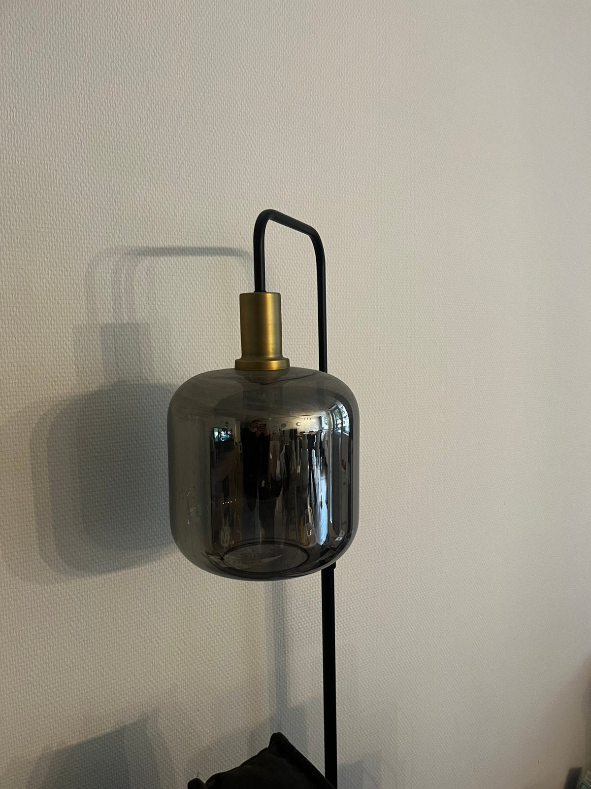 Vloerlamp Zuzanna zwart met goud en smoke glas, Huis en Inrichting, Ophalen, Gebruikt, Glas, 150 tot 200 cm