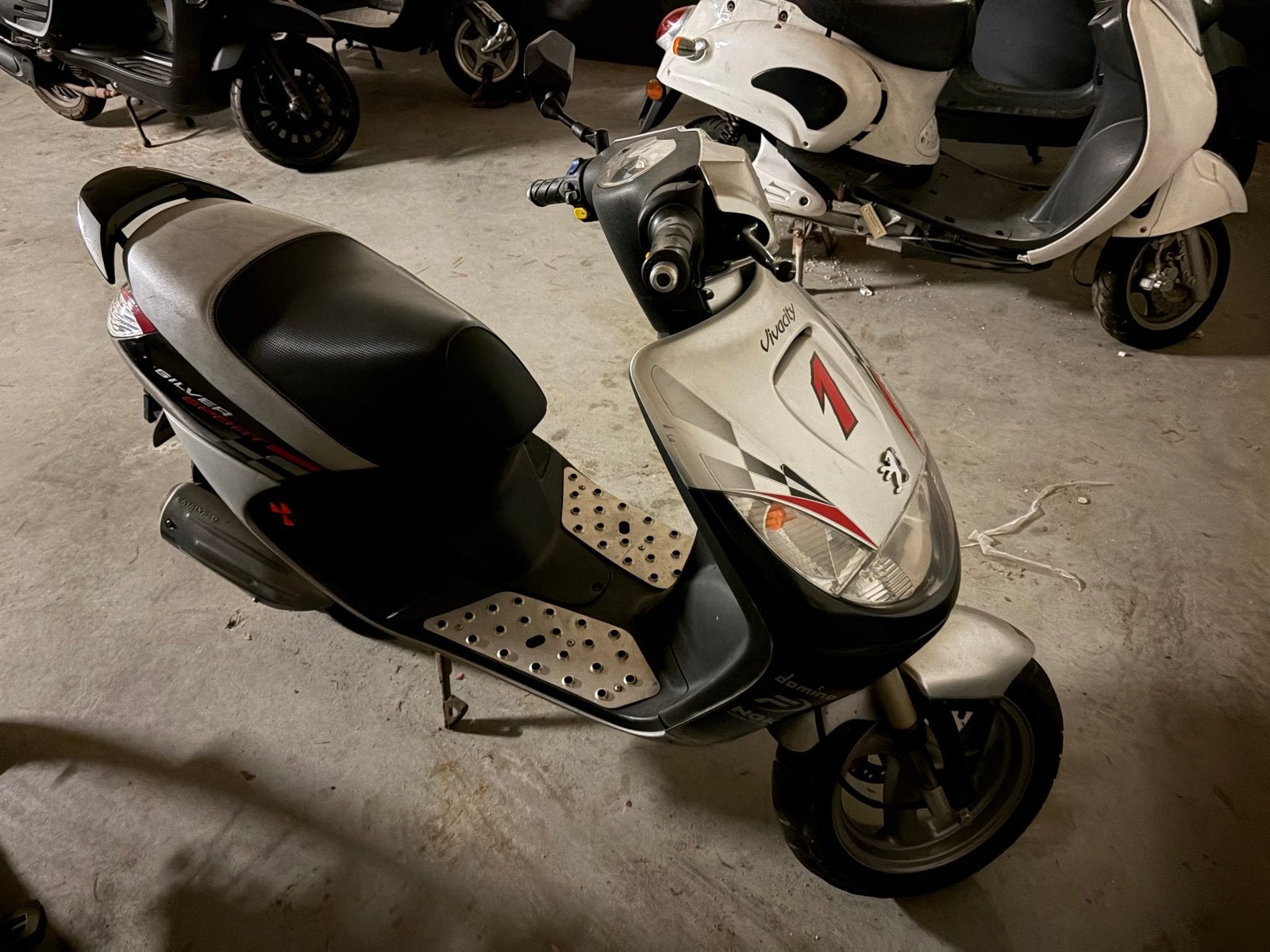 Peugeot Vivacity bromscooter – Opknapper / handige klusser, Ophalen, Gebruikt, Maximaal 45 km/u, Benzine