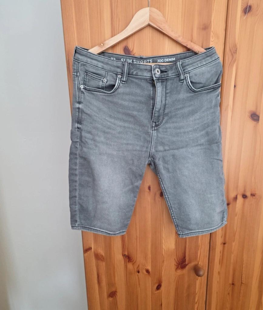 Grijze korte broek Clockhouse maat 32, Ophalen of Verzenden