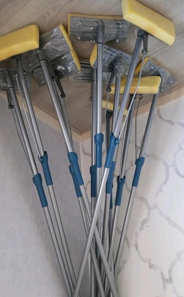 Partij van 11 uitwringbare moppen 120 cm, Huis en Inrichting, Schoonmaakartikelen, Ophalen, Mop of Dweil